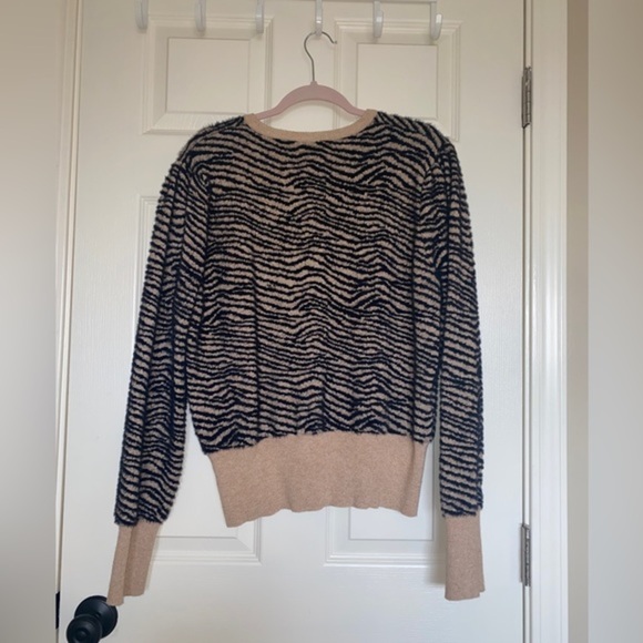 Astr The Label Tiger Pullover Sweater - Picture 6 of 7